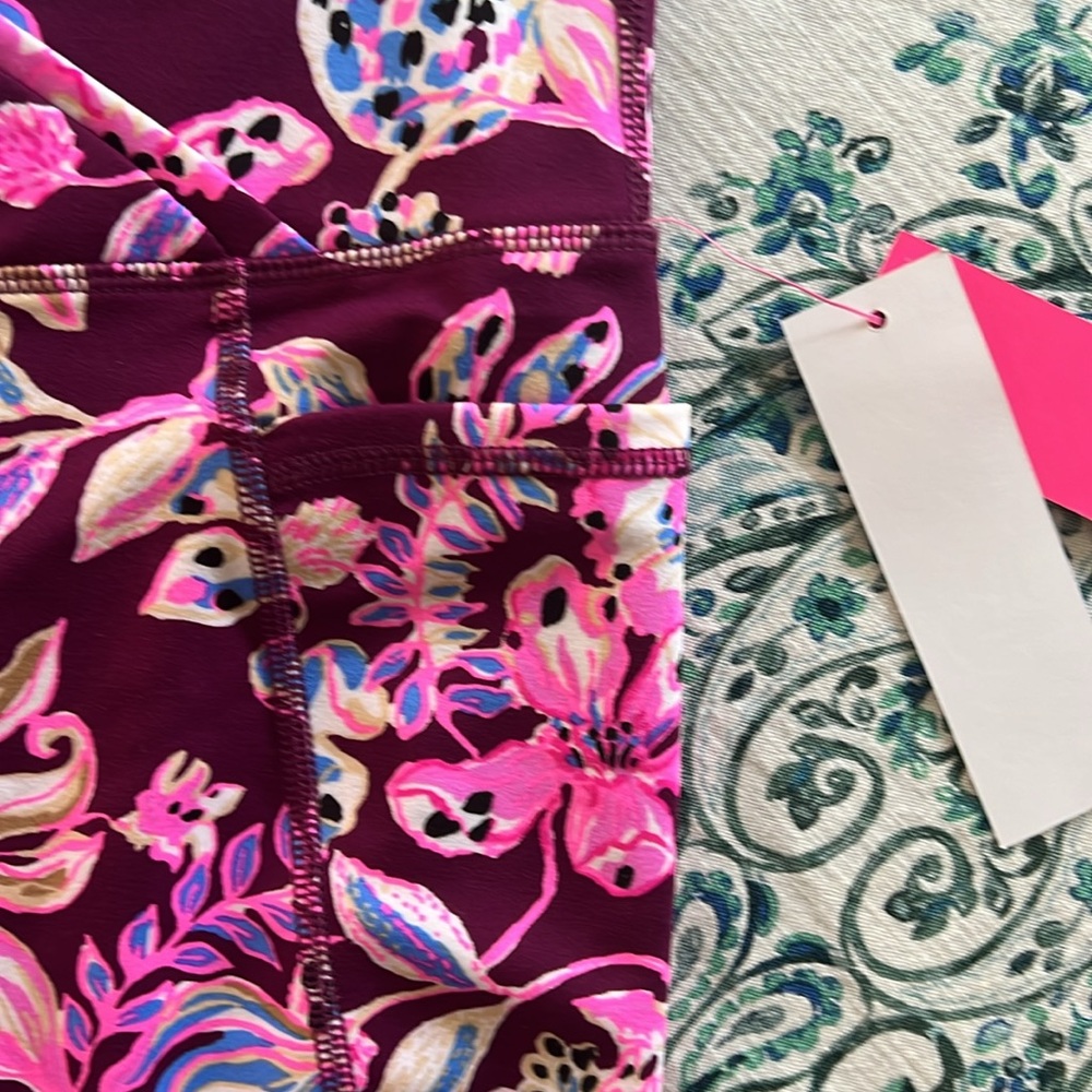 Lilly Pulitzer UPF 50 Luxletic 24" South Beach High Rise Midi Legging, NWT - Picture 3 of 9